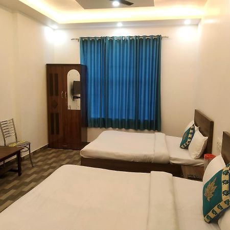 Nv Palace Hotel Vrindāvan Esterno foto